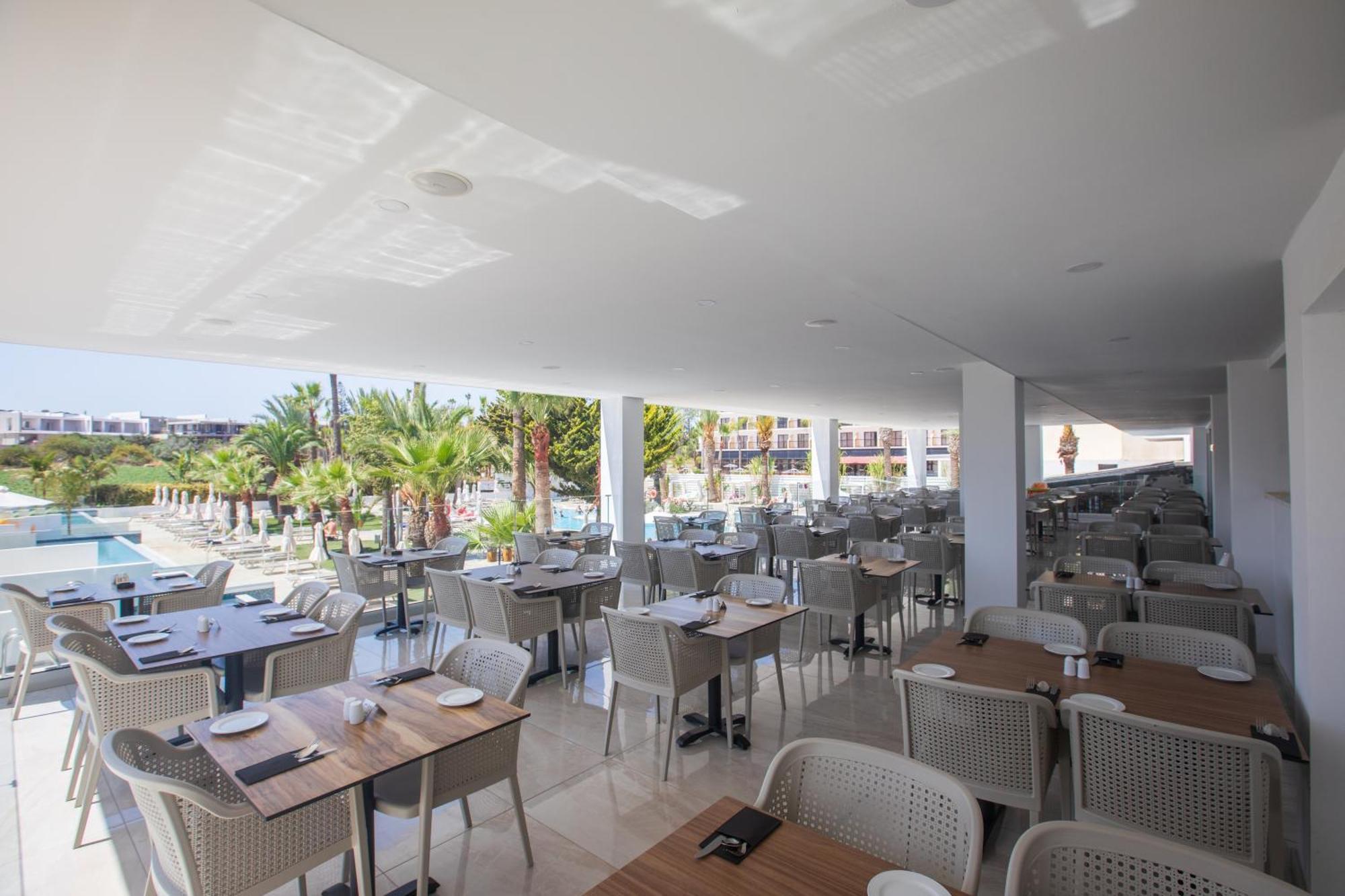 Bohemian Gardens Hotel Protaras Exterior foto